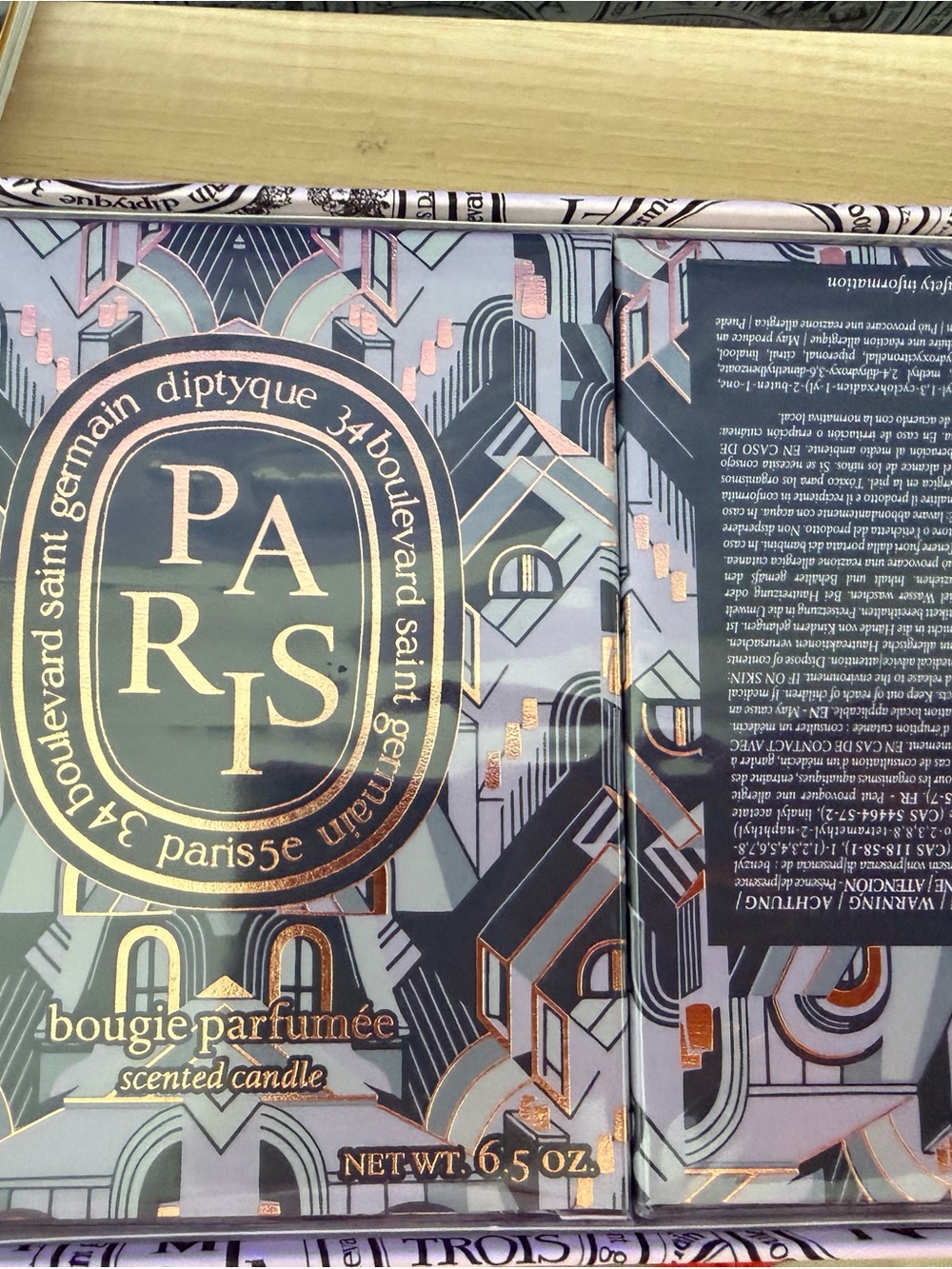 Diptyque Limited edition  Paris Scented Candles - New in Decorative Box set of 2